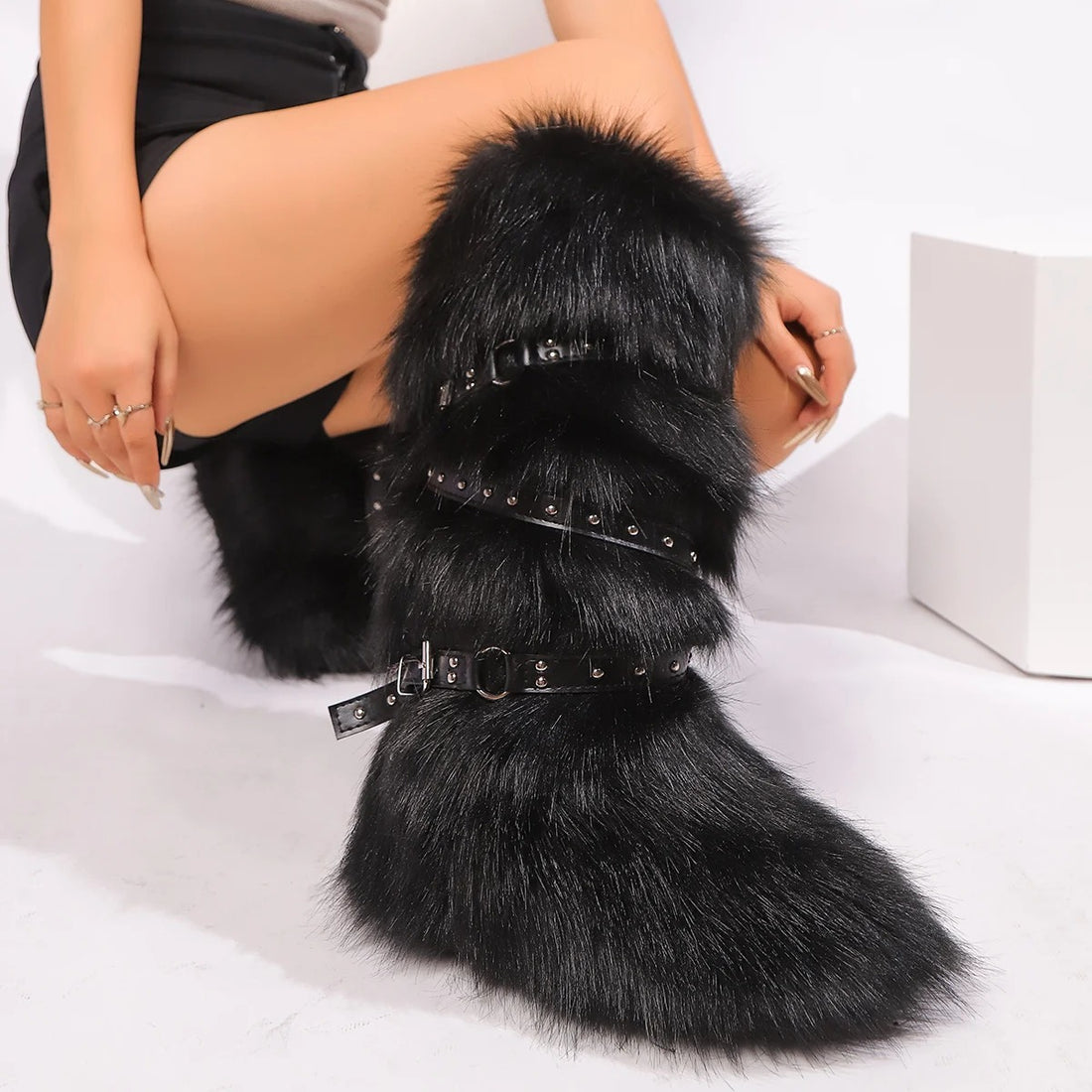 Black fur winter boots