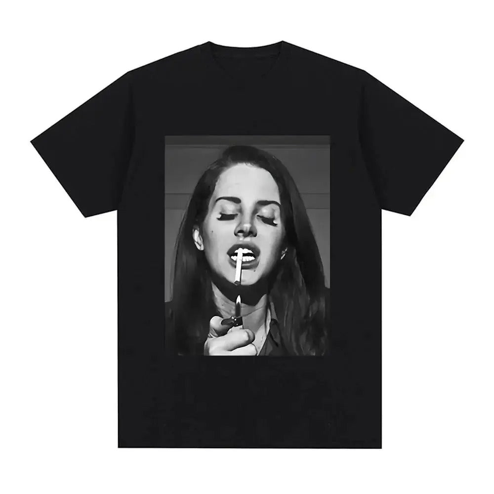 Czarny T-Shirt z Nadrukiem Lana Del Rey - Cigarette Moment