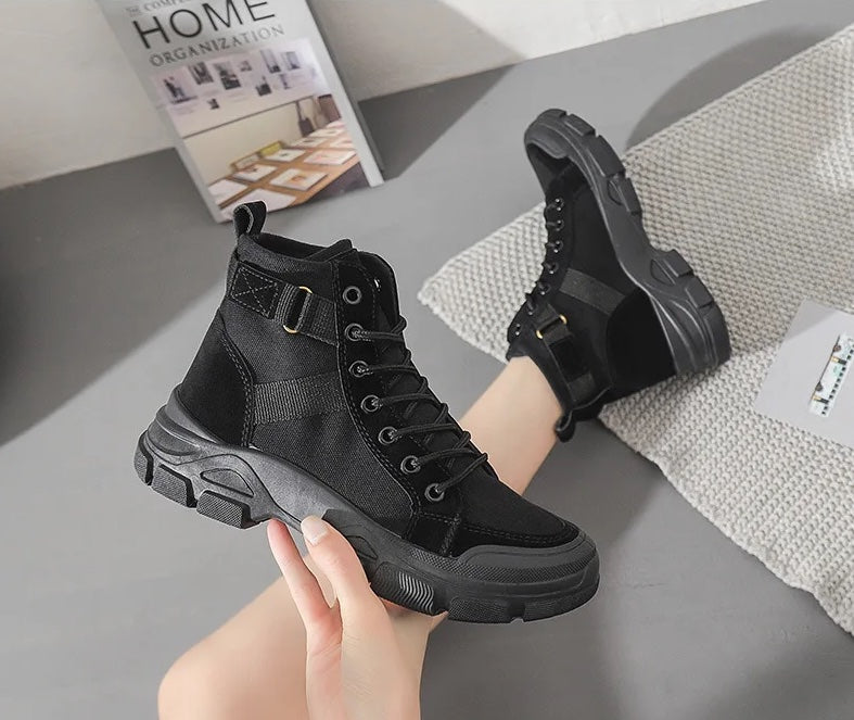 Lace-up platform ankle boots – black