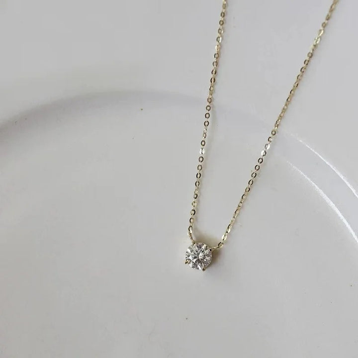 Silver Necklace with Cubic Zirconia in Six Claws