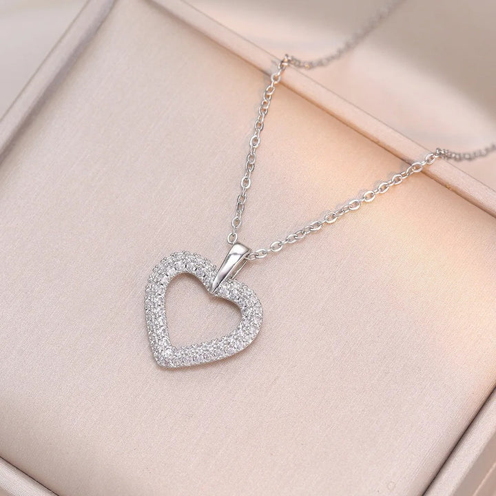 Fashion Vintage Zircon Heart Pendant Classic Steel Necklace